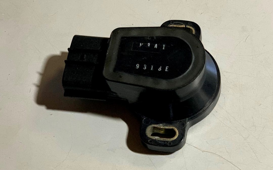 スロットルセンサー　新品　中古品　は福岡へ
