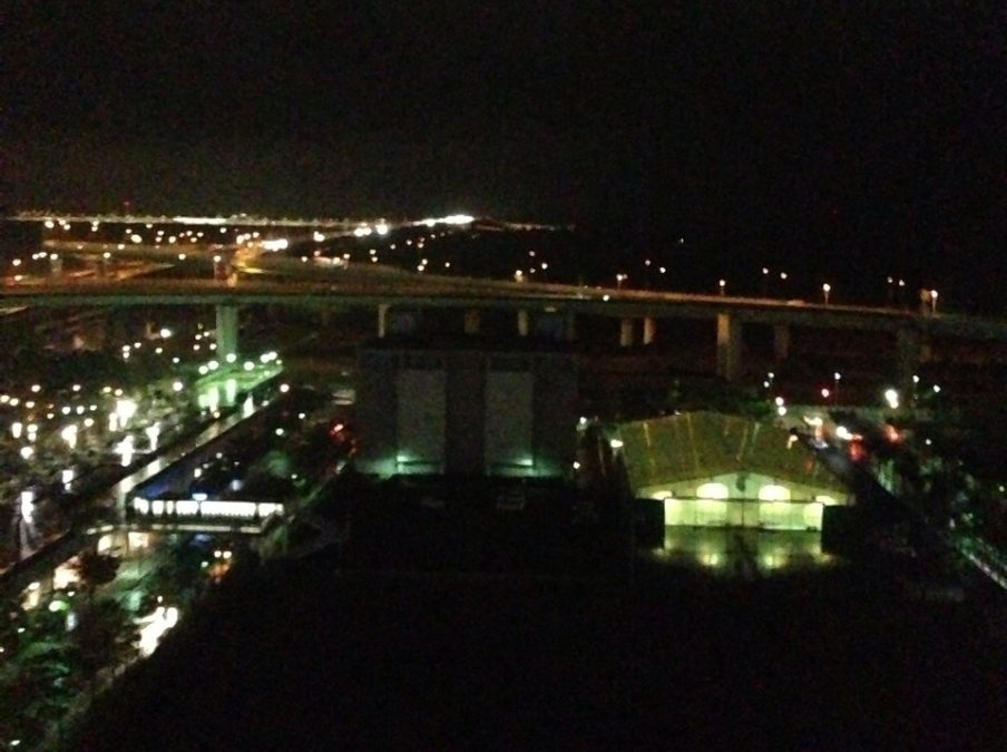 現在のりんくう地域は曇り、小雨です